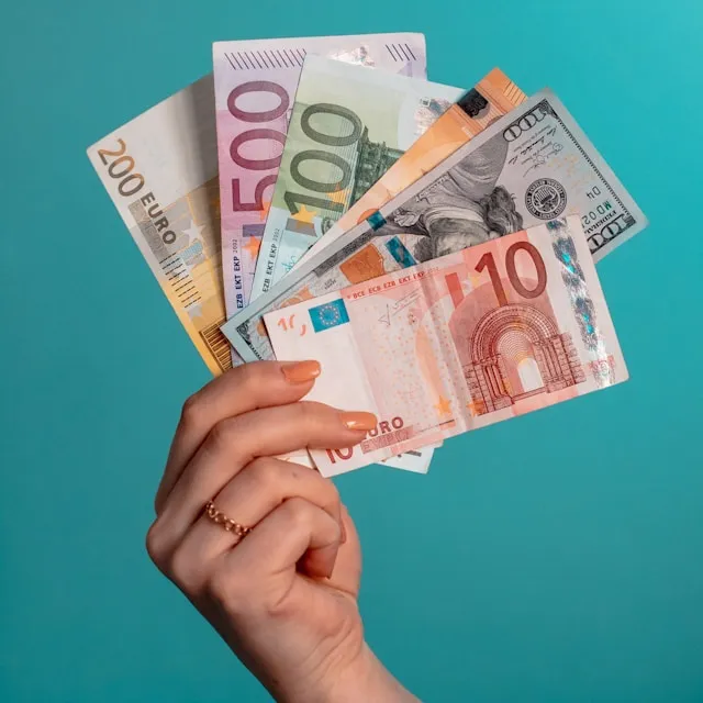 Selon votre situation professionnelle et l'année civile en cours, le montant auquel vous êtes éligible peut être différent. Obtenez une estimation de 