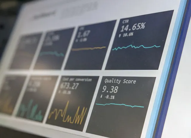 Découvrez comment une plateforme de gestion des déplacements professionnels peut s'interfacer avec votre SIRH pour automatiser les notes de frais et l
